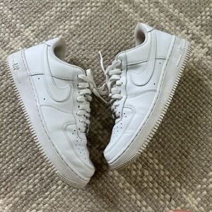 Nike Air Force 1 Triple White Size 10.5